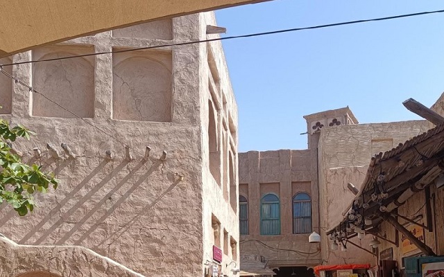 迪拜公司注冊(cè)經(jīng)營(yíng)范圍要求:區(qū)域差異與合規(guī)要點(diǎn)